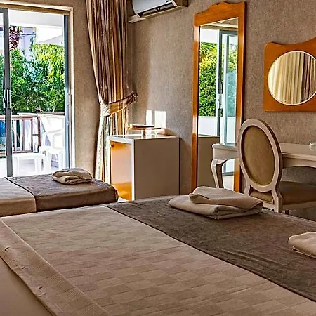 Otel Sentinus 4*